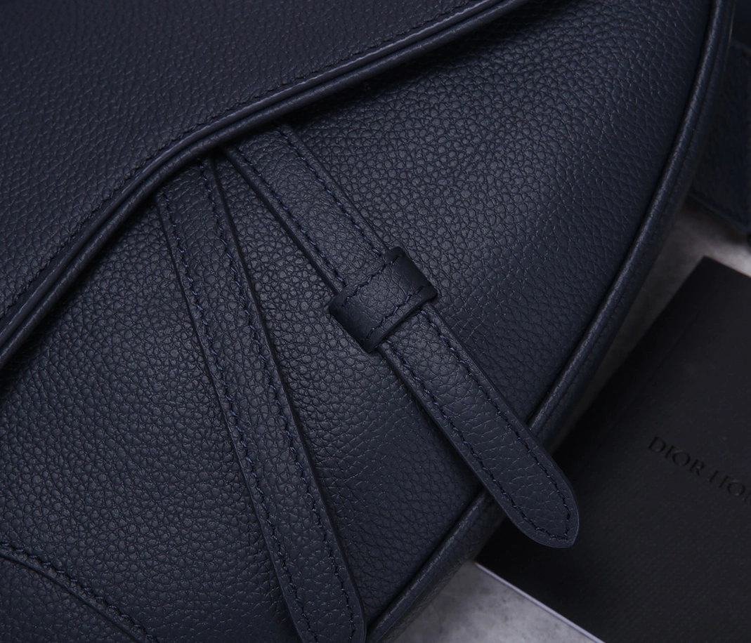 Christian Dior AAA Man Messenger Bags Vibrant 1797