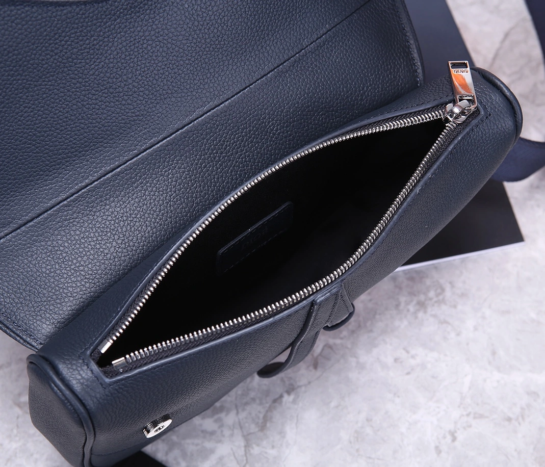 Christian Dior AAA Man Messenger Bags Vibrant 1797