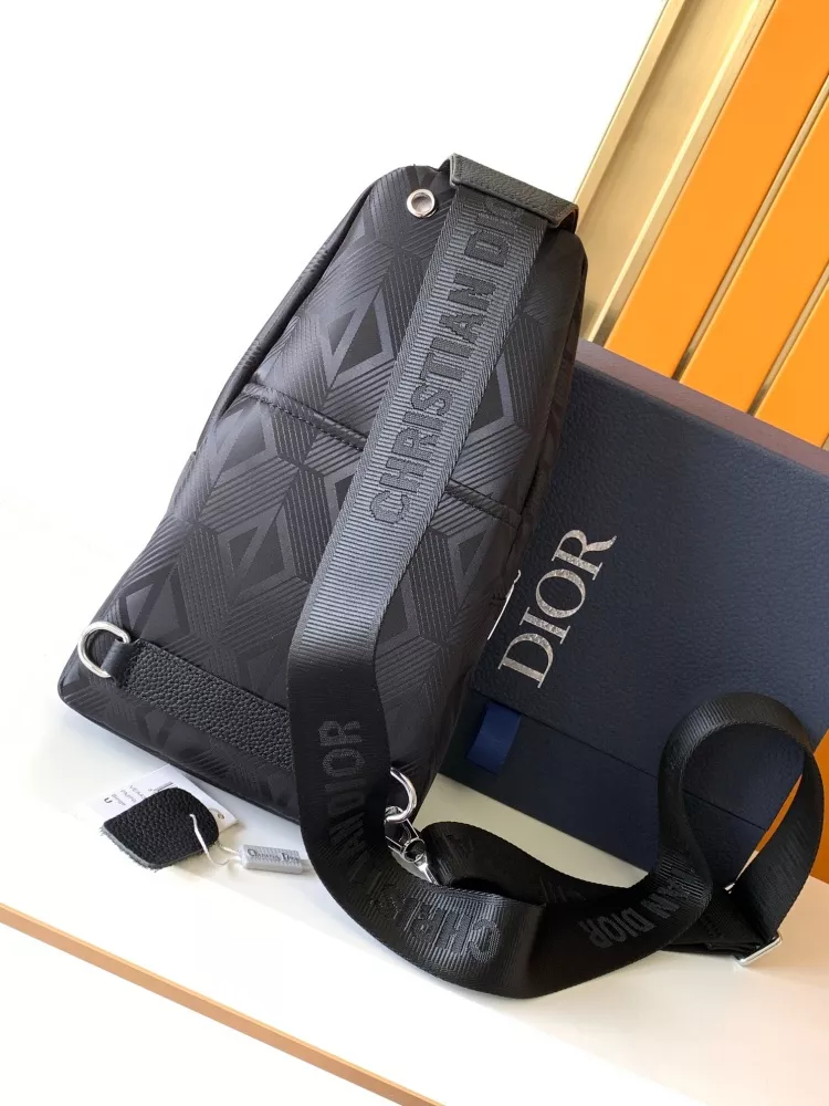 Christian Dior AAA Man Messenger Bags Vibrant 2428