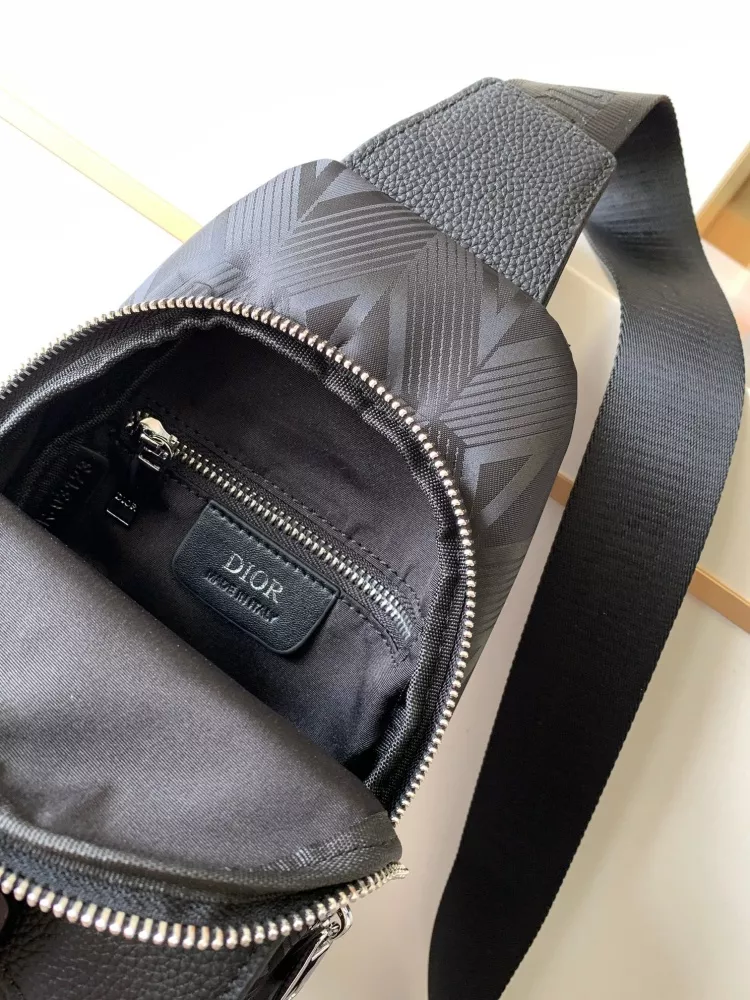 Christian Dior AAA Man Messenger Bags Vibrant 2428