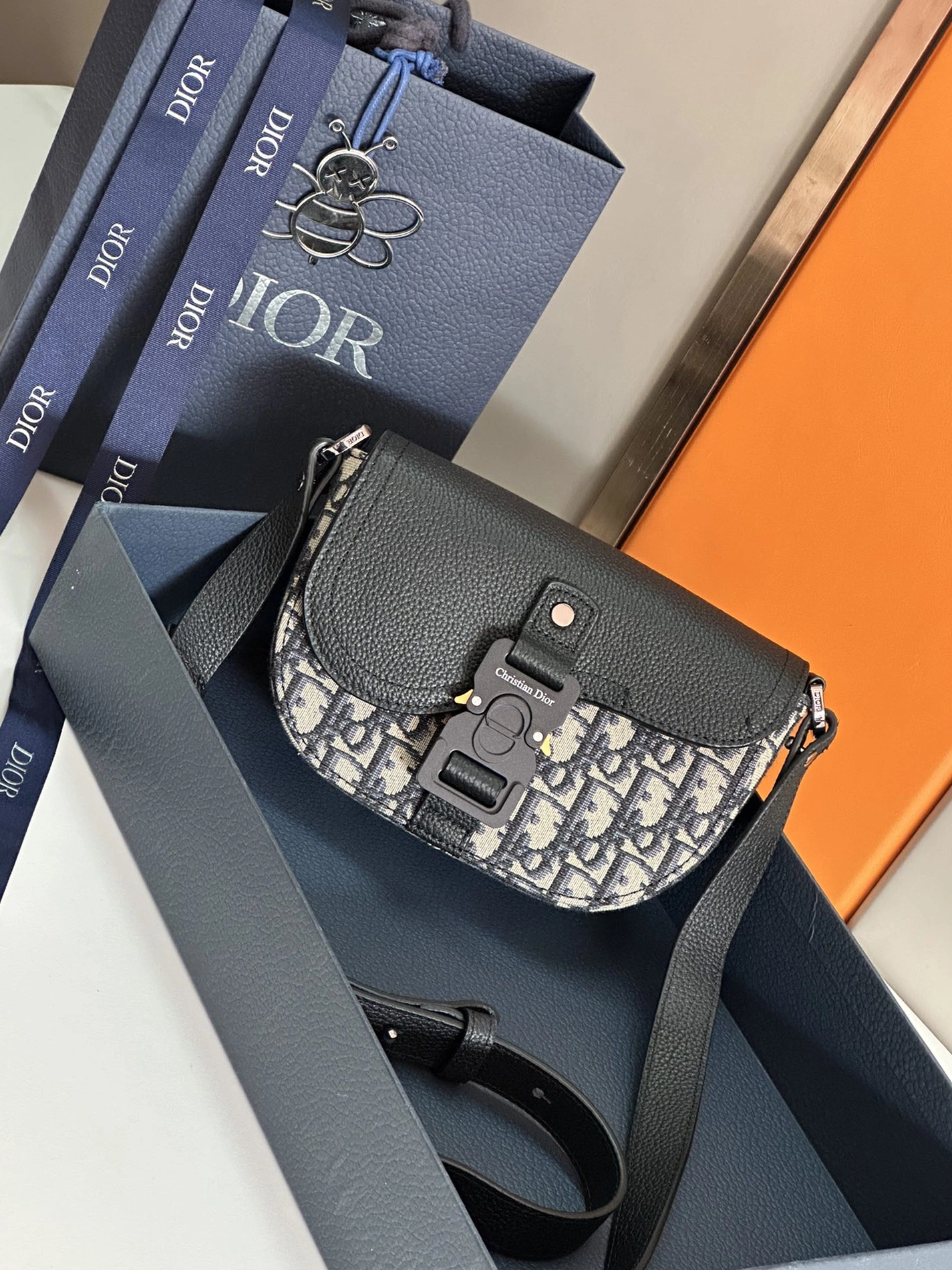 Christian Dior AAA Man Messenger Bags WellDesigned 2128