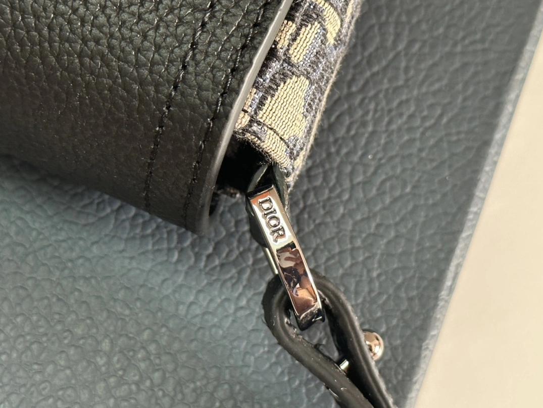 Christian Dior AAA Man Messenger Bags WellDesigned 2128
