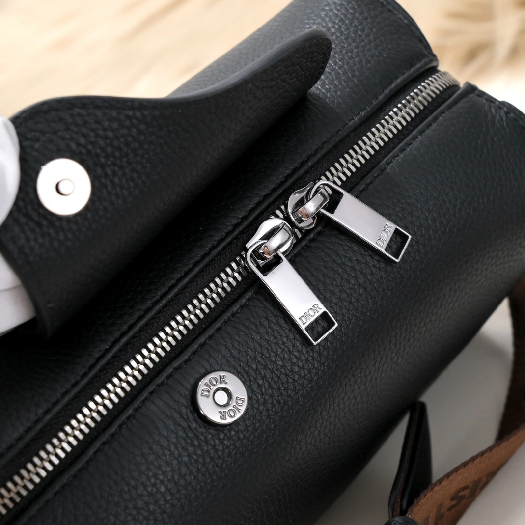 Christian Dior AAA Man Messenger Bags WellDesigned 4847
