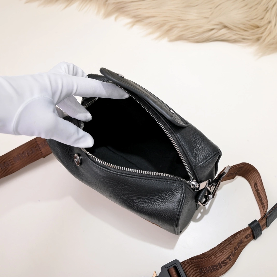 Christian Dior AAA Man Messenger Bags WellDesigned 4847
