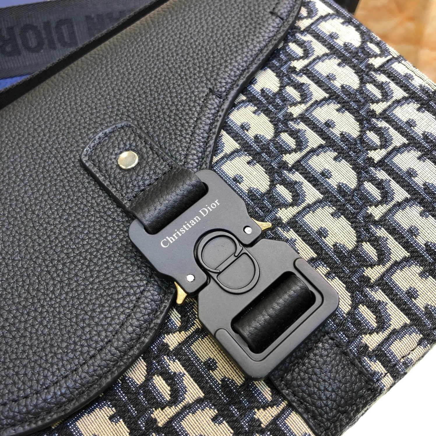 Christian Dior AAA Man Messenger Bags WellDesigned 7471