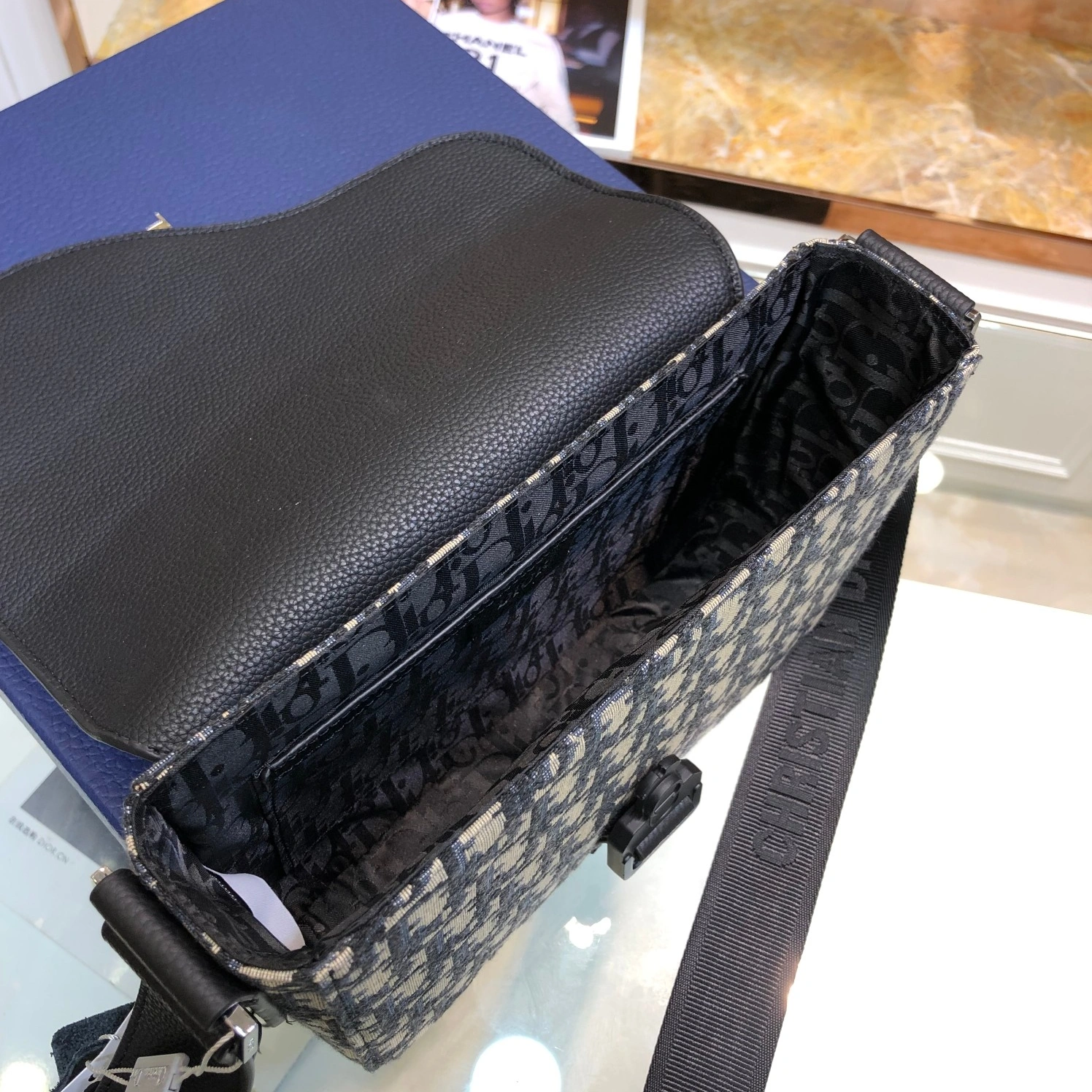 Christian Dior AAA Man Messenger Bags WellDesigned 7471