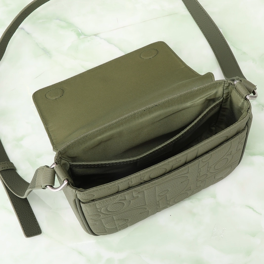 Christian Dior AAA Man Messenger Bags WellDesigned 8146