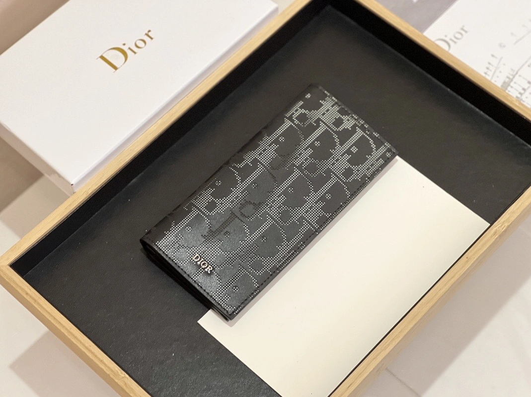 Christian Dior AAA Man Wallets Refined 9426