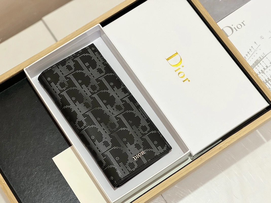 Christian Dior AAA Man Wallets Refined 9426