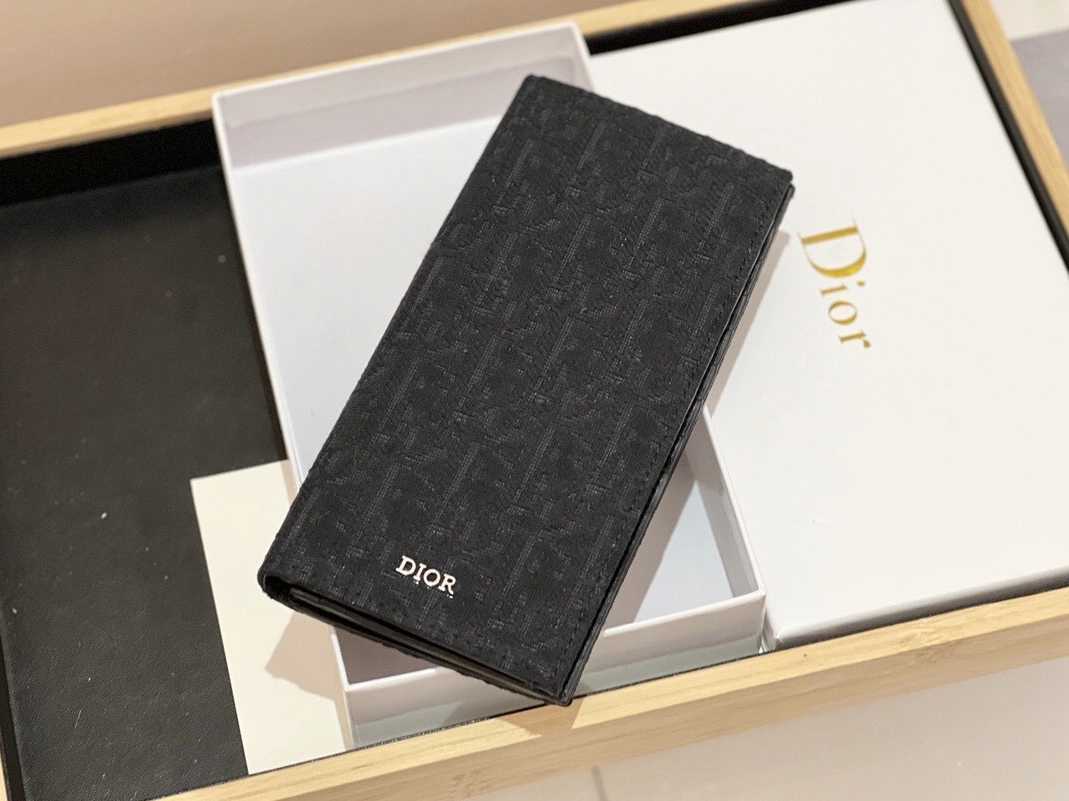 Christian Dior AAA Man Wallets Vibrant 3176