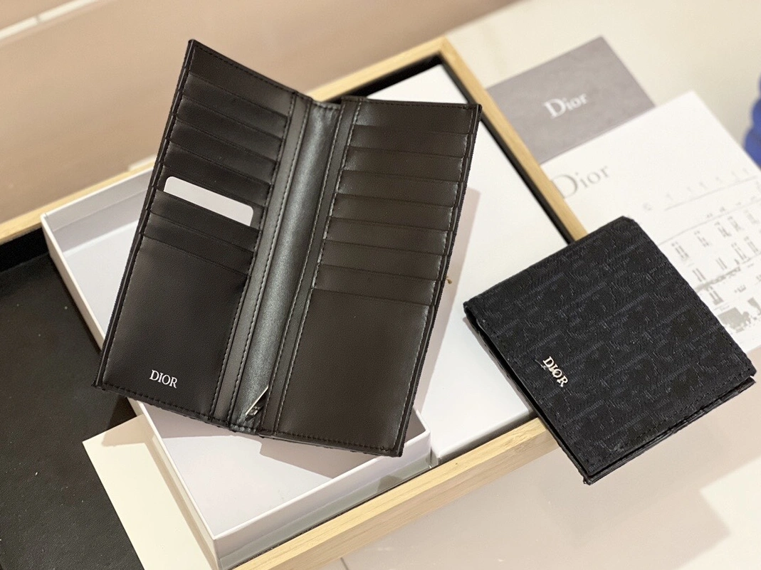 Christian Dior AAA Man Wallets Vibrant 3176