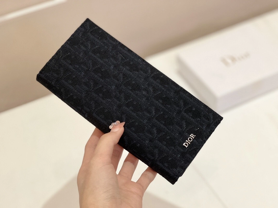 Christian Dior AAA Man Wallets Vibrant 3176