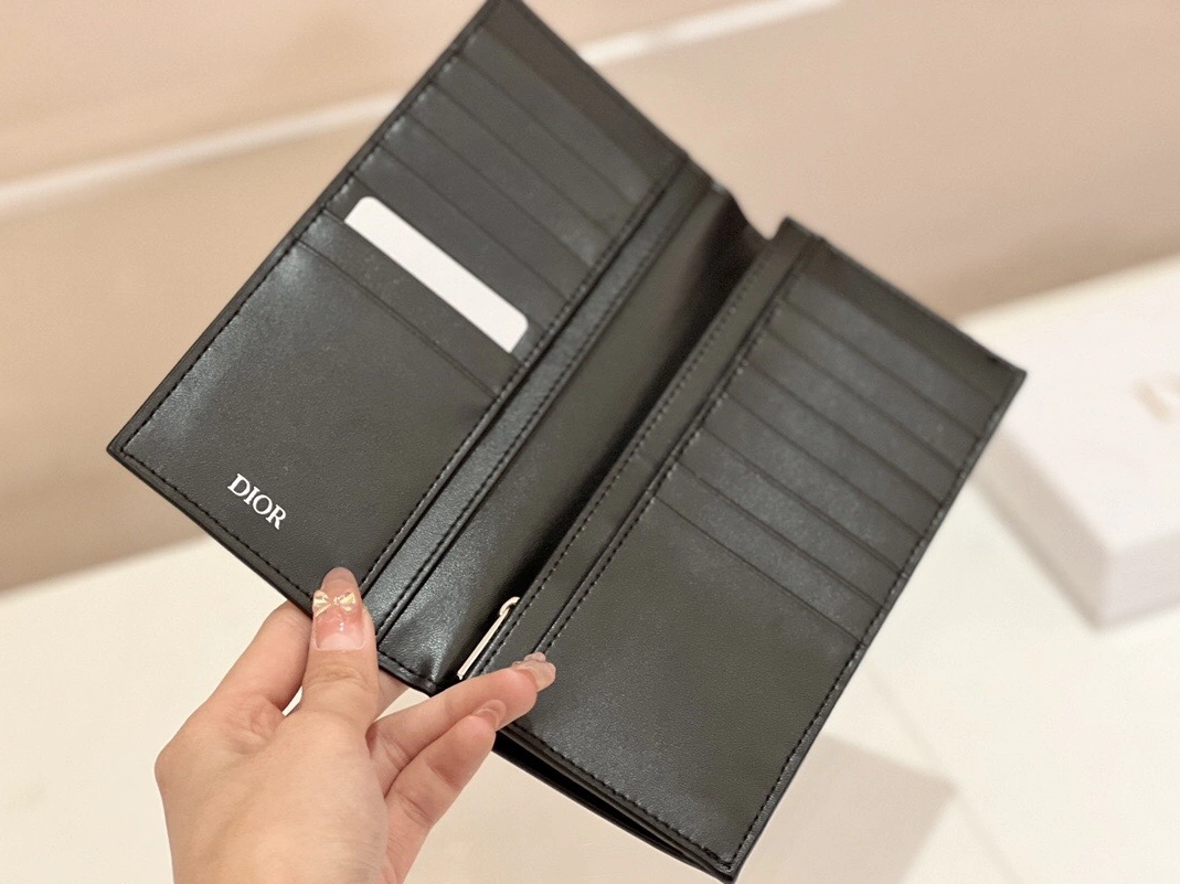 Christian Dior AAA Man Wallets Vibrant 3176