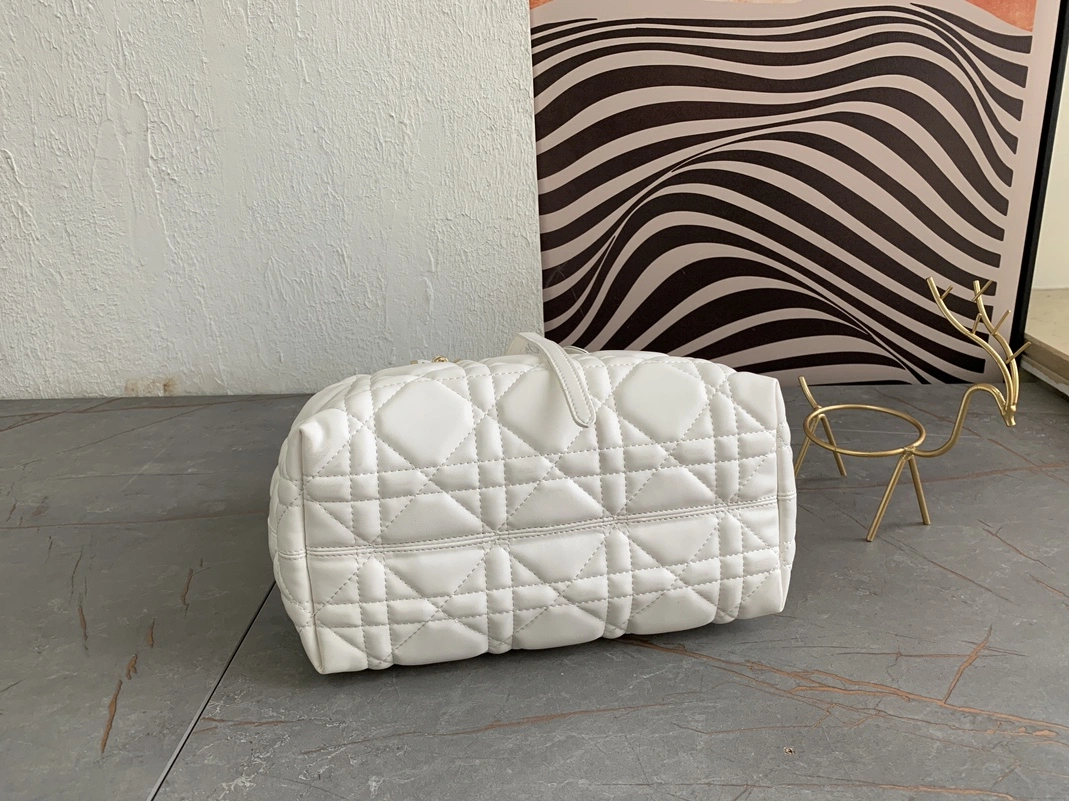 Christian Dior AAA Quality Handbags For Women Affordable 4977