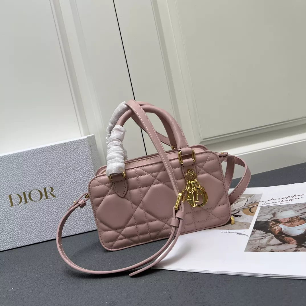 Christian Dior AAA Quality Handbags For Women AllSeason 2310