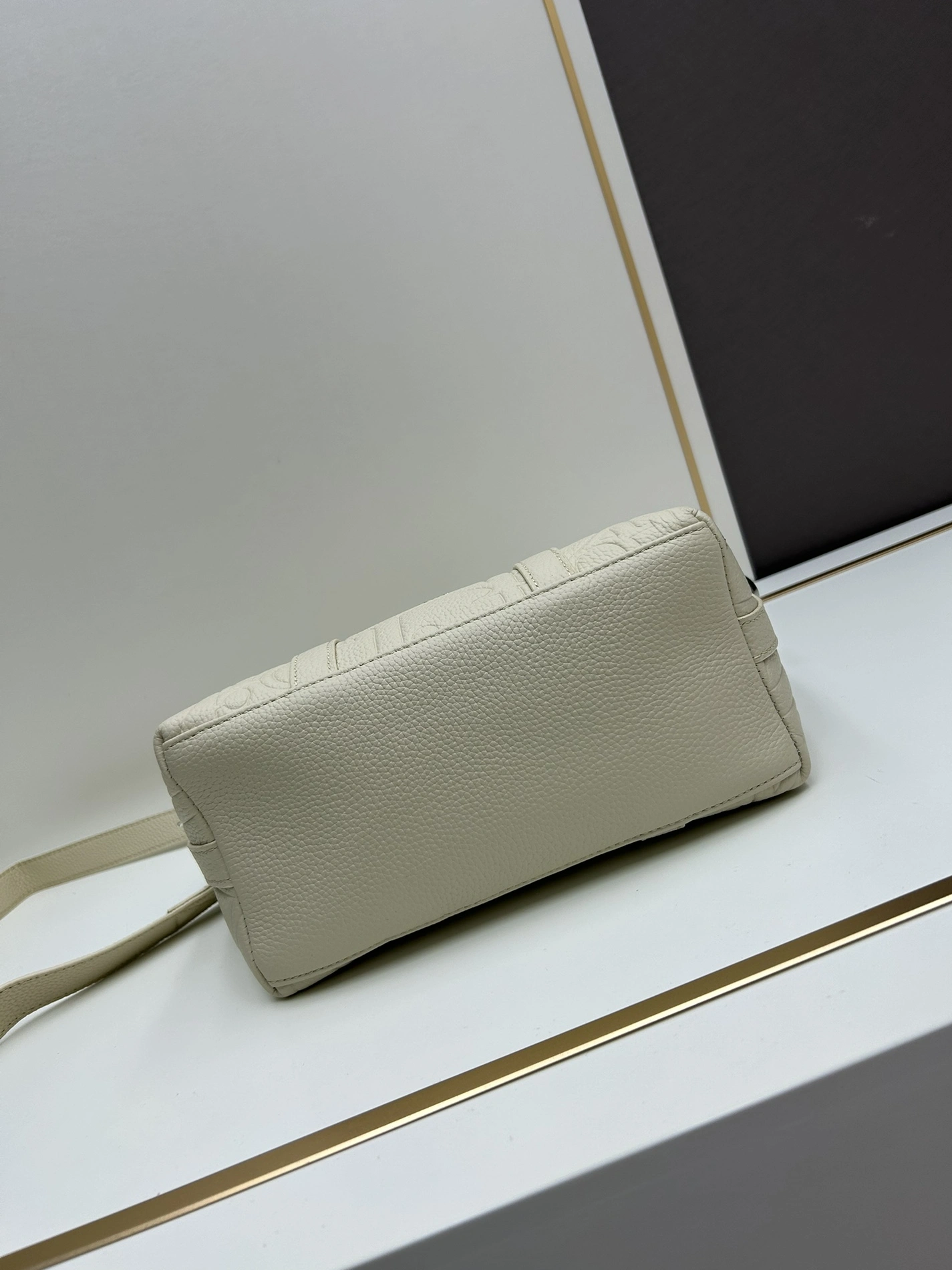 Christian Dior AAA Quality Handbags For Women Breathable 6891
