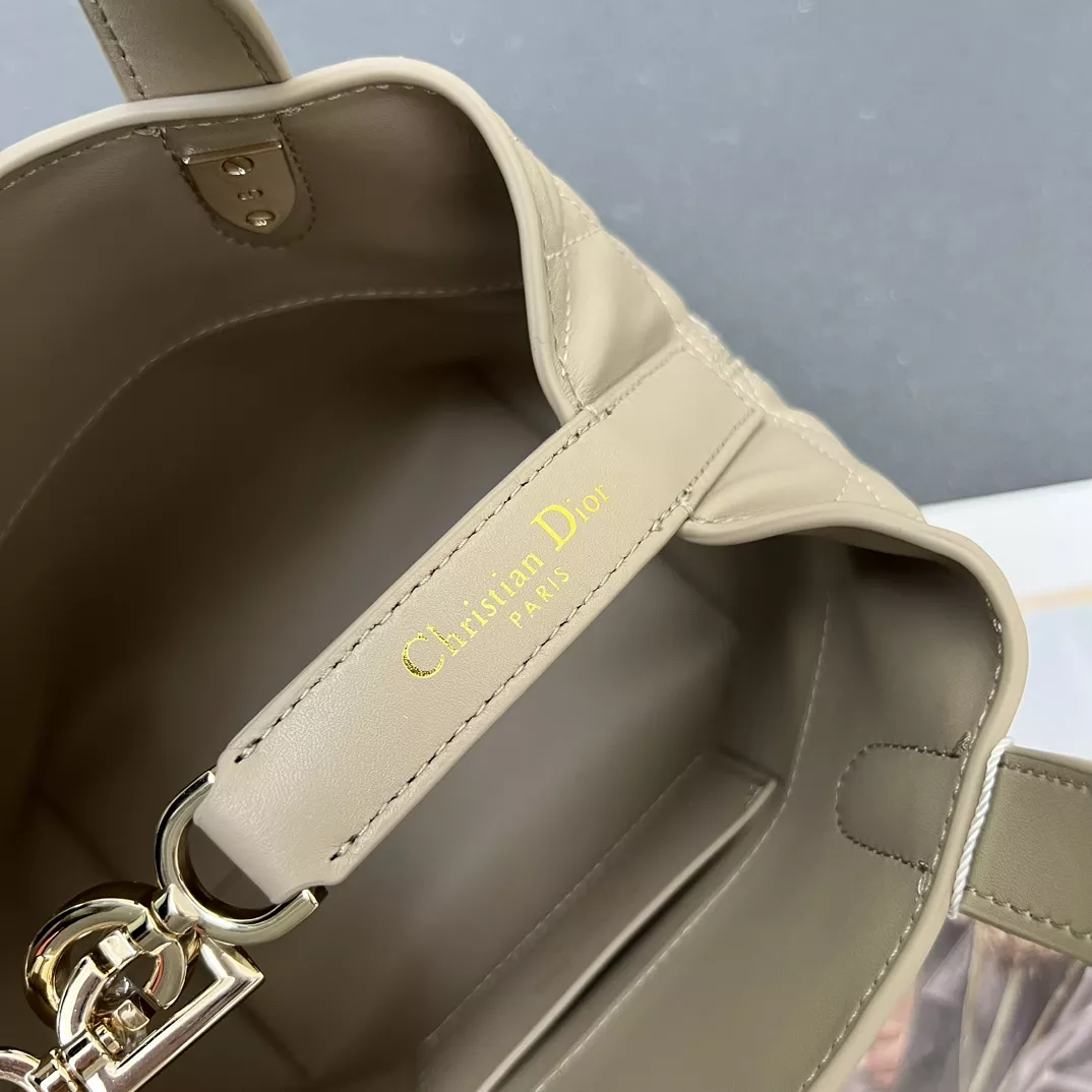 Christian Dior AAA Quality Handbags For Women Bright 6805