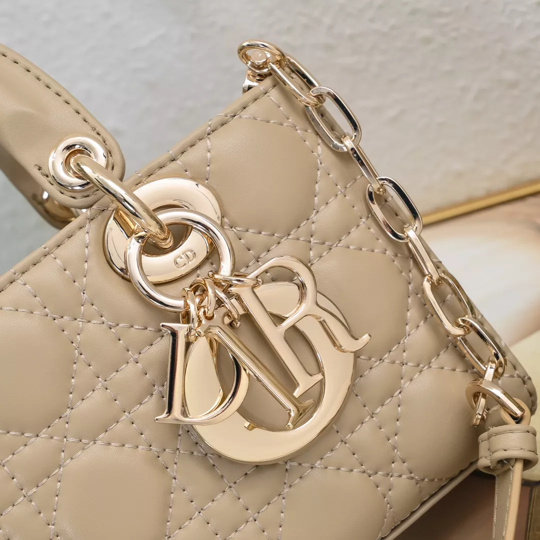 Christian Dior AAA Quality Handbags For Women Comfortable 2920