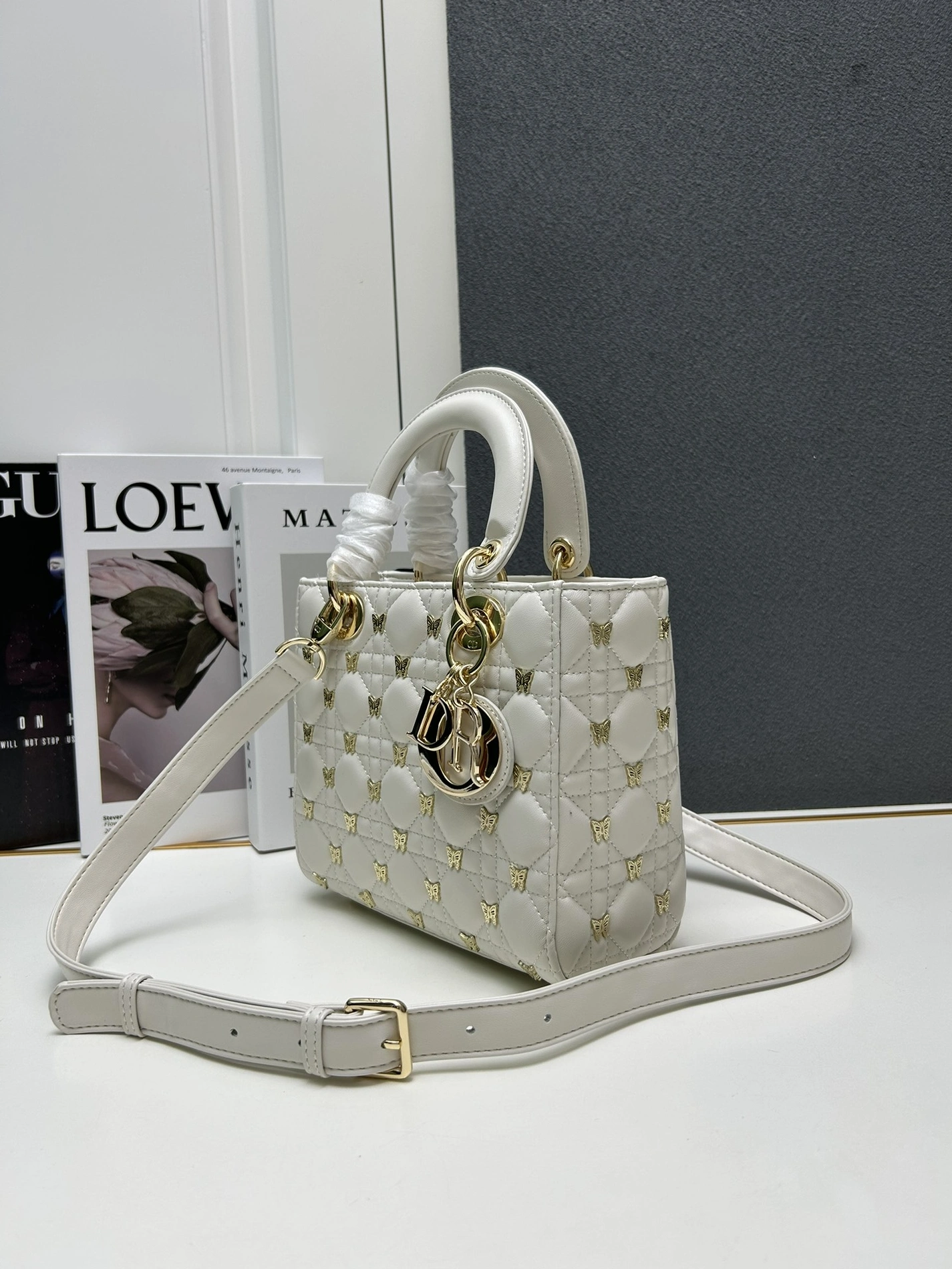 Christian Dior AAA Quality Handbags For Women Comfortable 4251