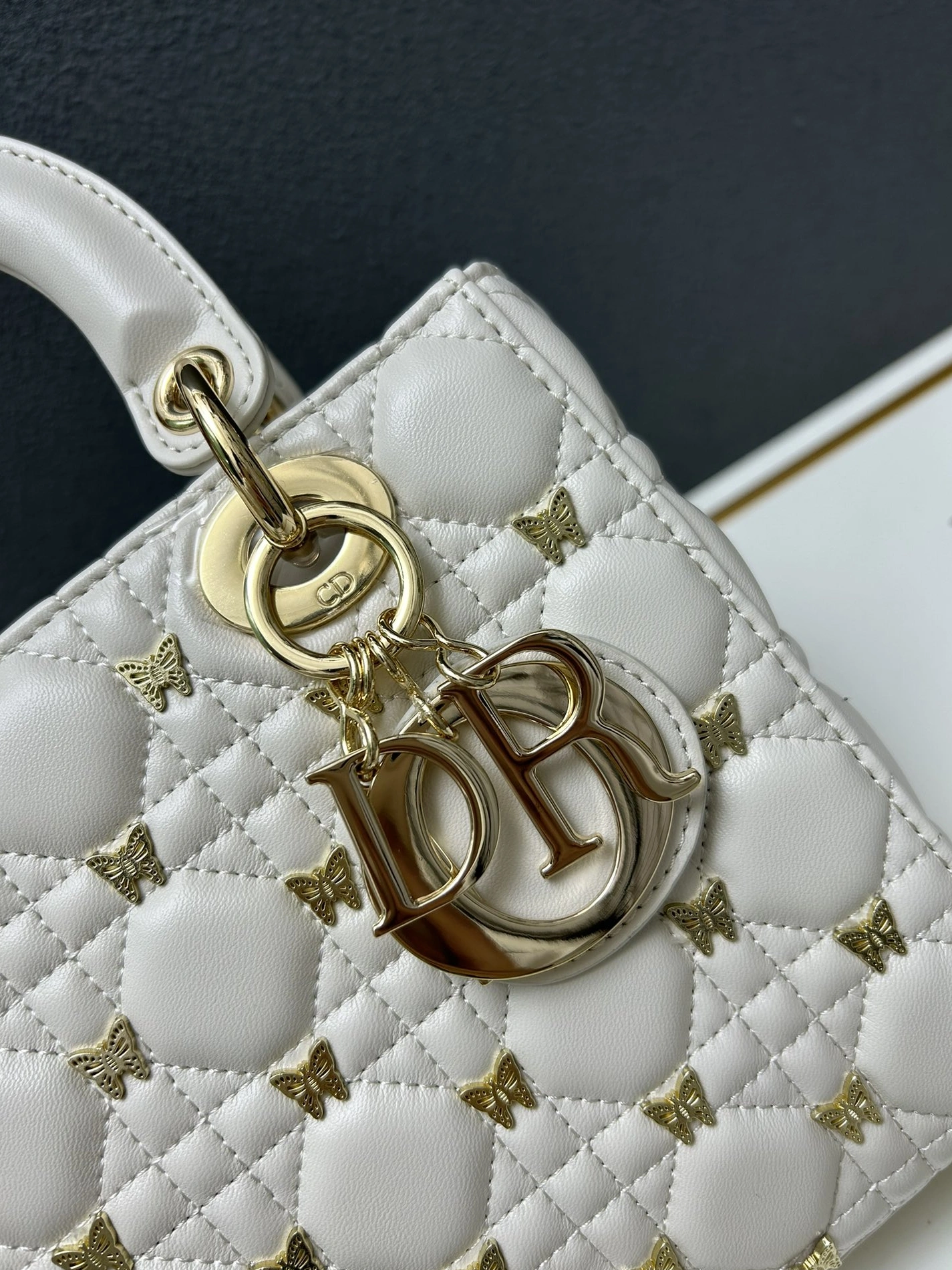 Christian Dior AAA Quality Handbags For Women Comfortable 4251