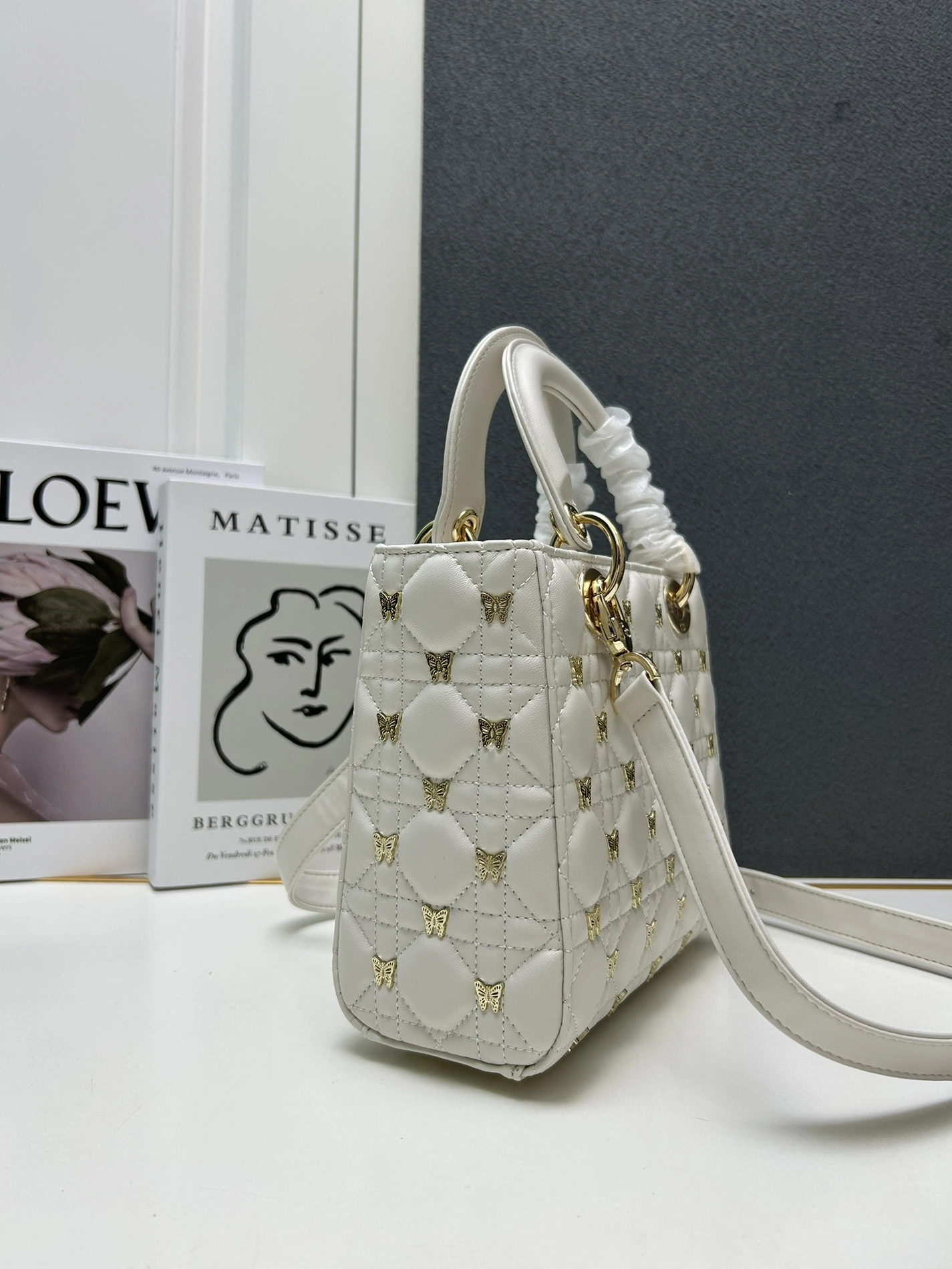 Christian Dior AAA Quality Handbags For Women Comfortable 4251