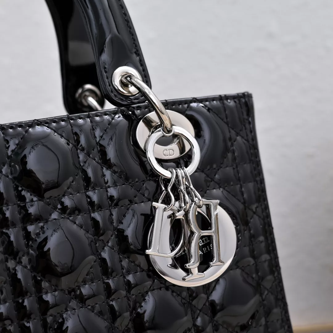 Christian Dior AAA Quality Handbags For Women Comfortable 7607