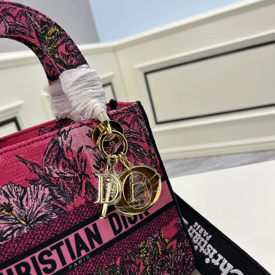 Christian Dior AAA Quality Handbags For Women Cozy 2834