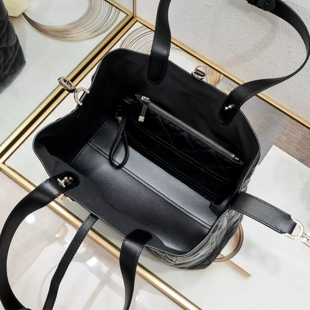 Christian Dior AAA Quality Handbags For Women Durable 5023
