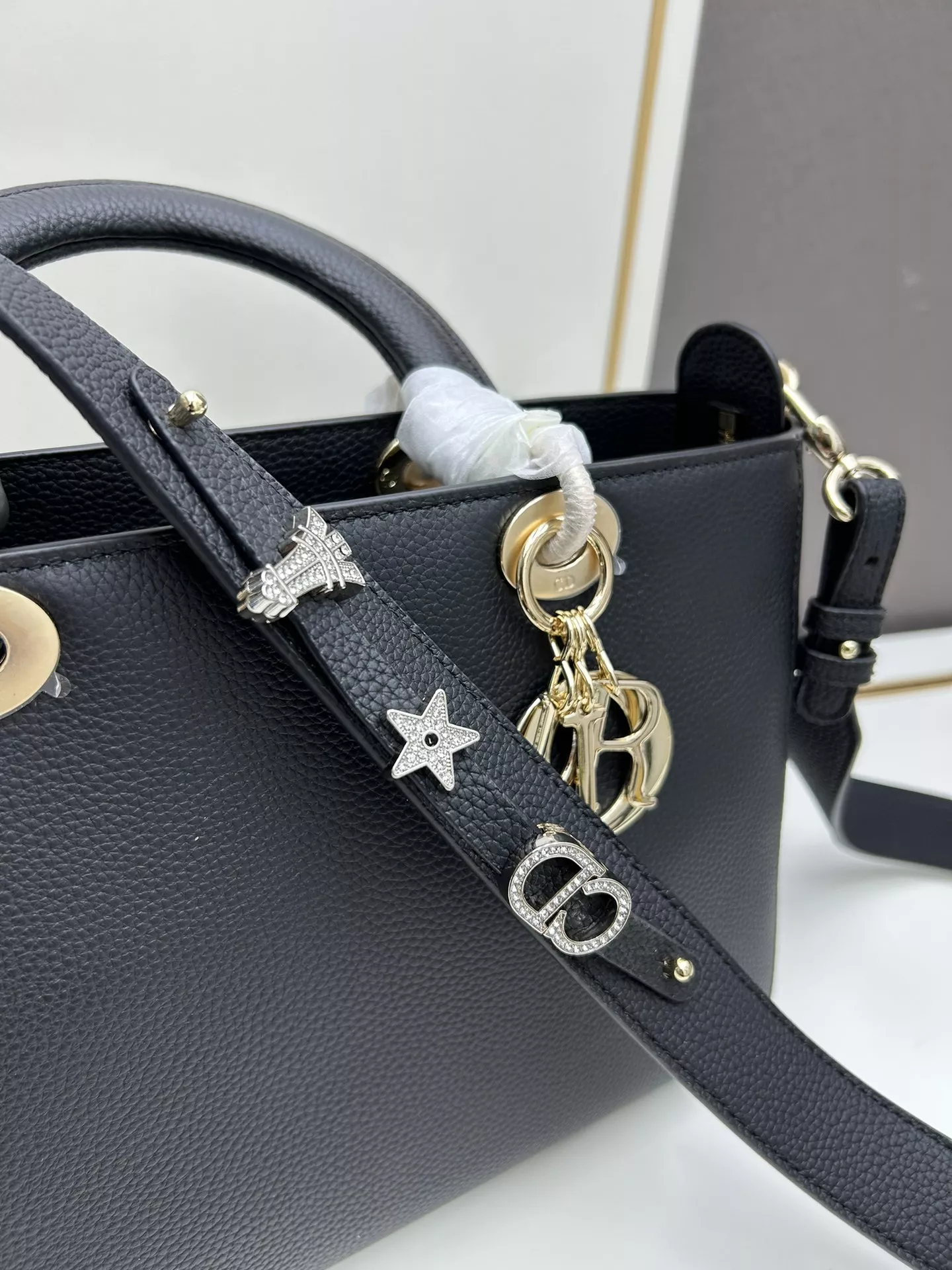 Christian Dior AAA Quality Handbags For Women Durable 9381