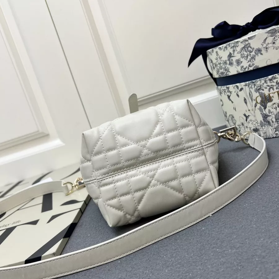 Christian Dior AAA Quality Handbags For Women Elegant 9201