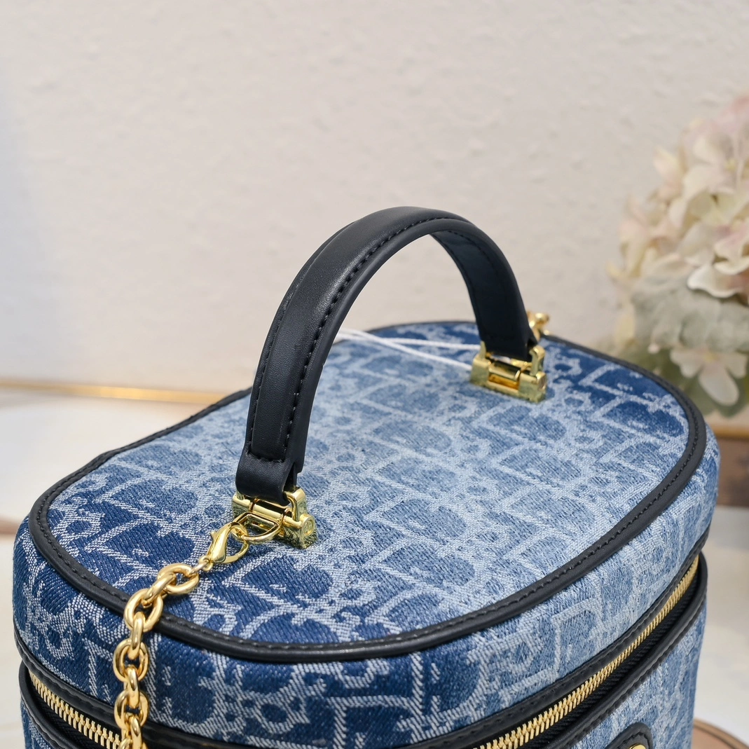 Christian Dior AAA Quality Handbags For Women Fashionable 3961