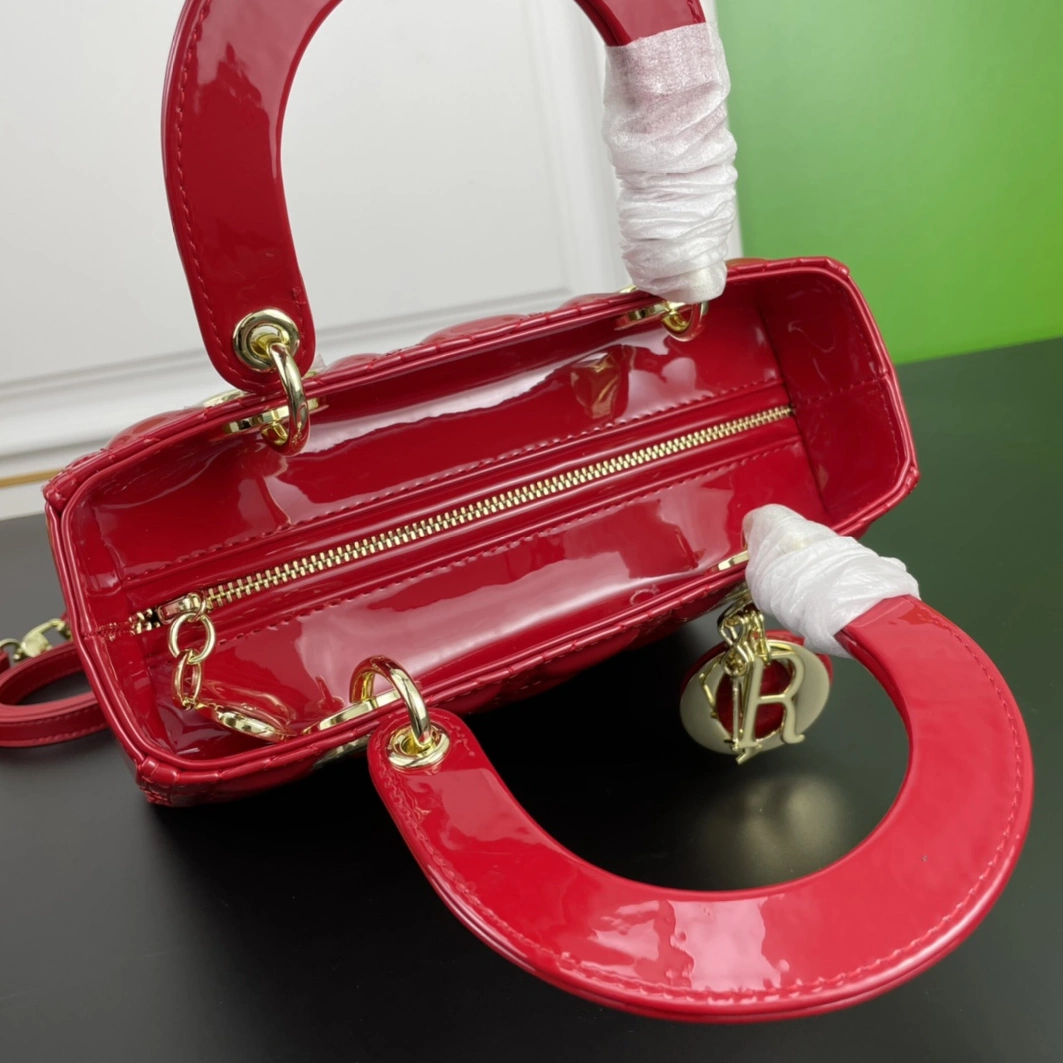 Christian Dior AAA Quality Handbags For Women Flexible 9183