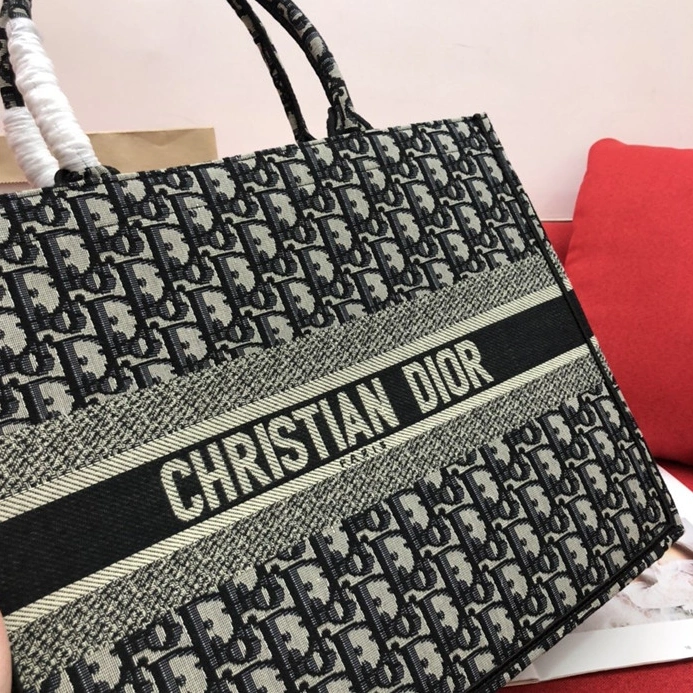 Christian Dior AAA Quality Handbags For Women Functional 555
