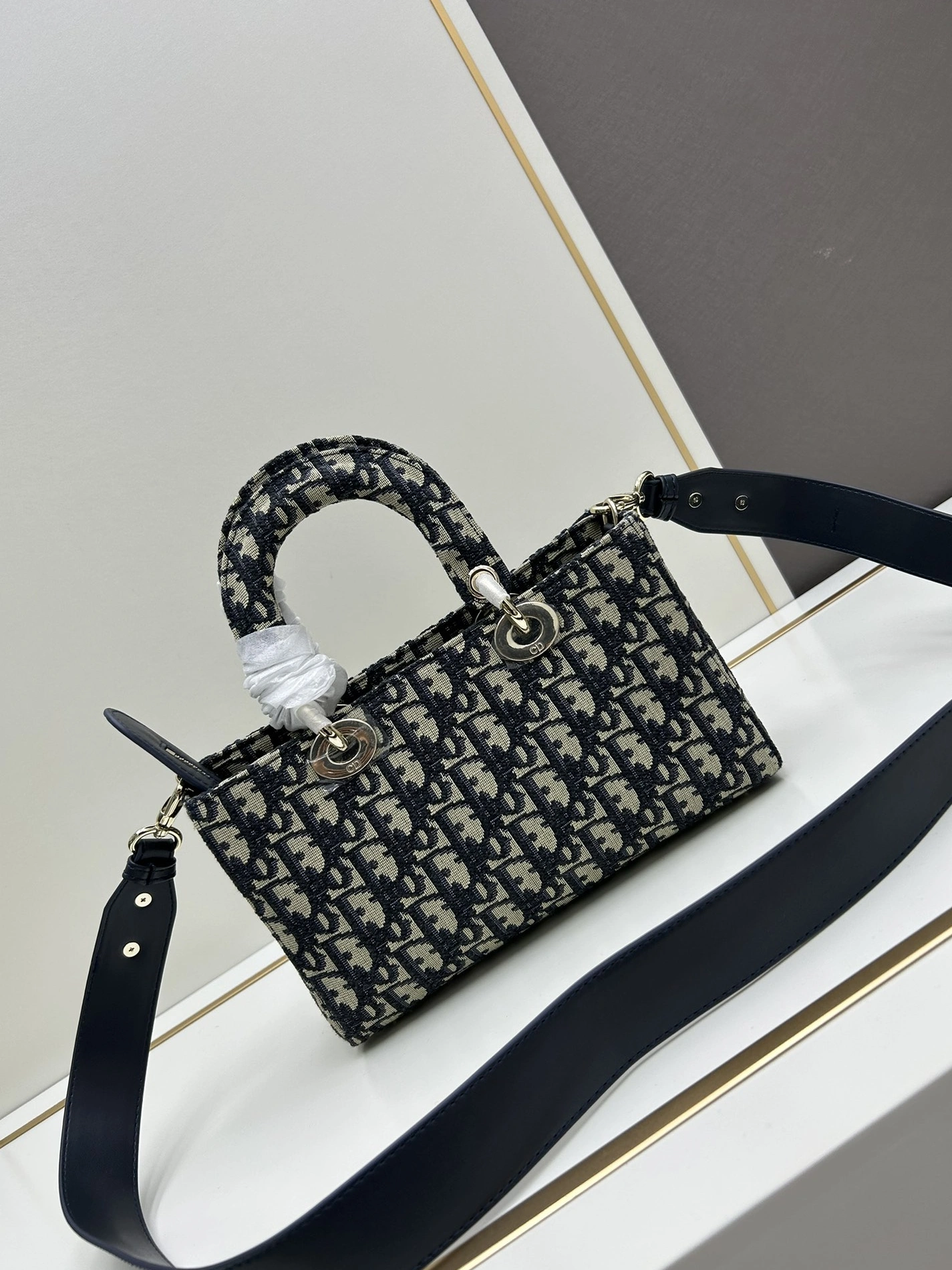 Christian Dior AAA Quality Handbags For Women GoodFit 8080