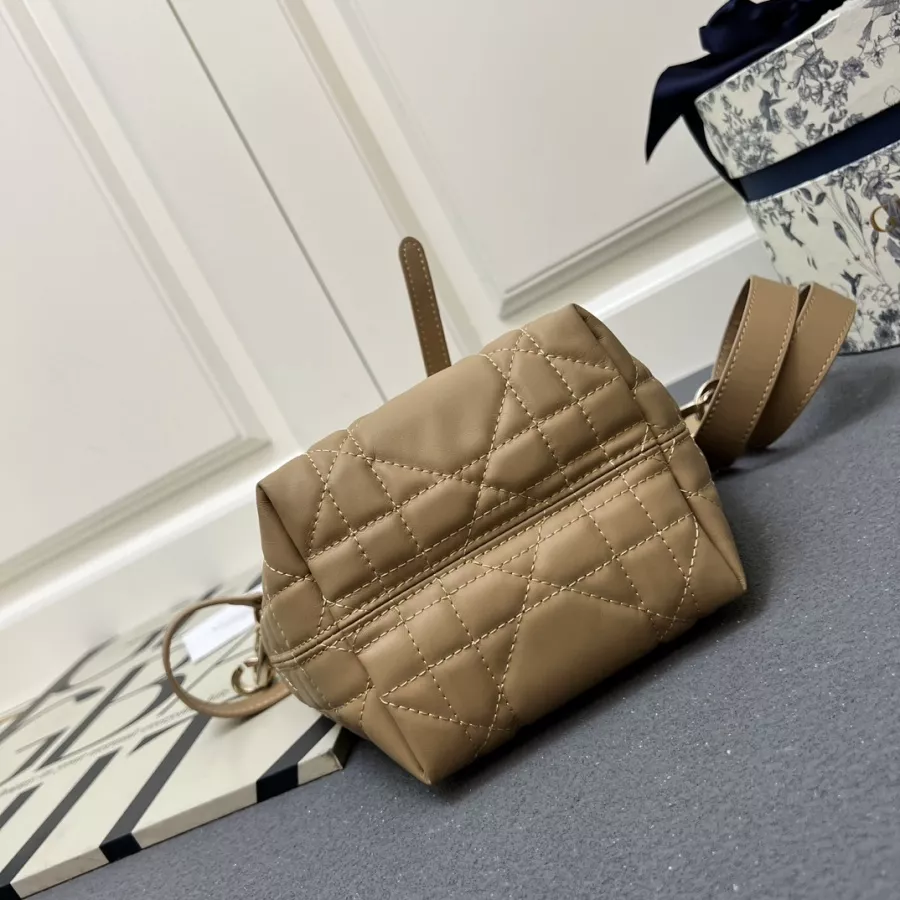 Christian Dior AAA Quality Handbags For Women Lightweight 6989
