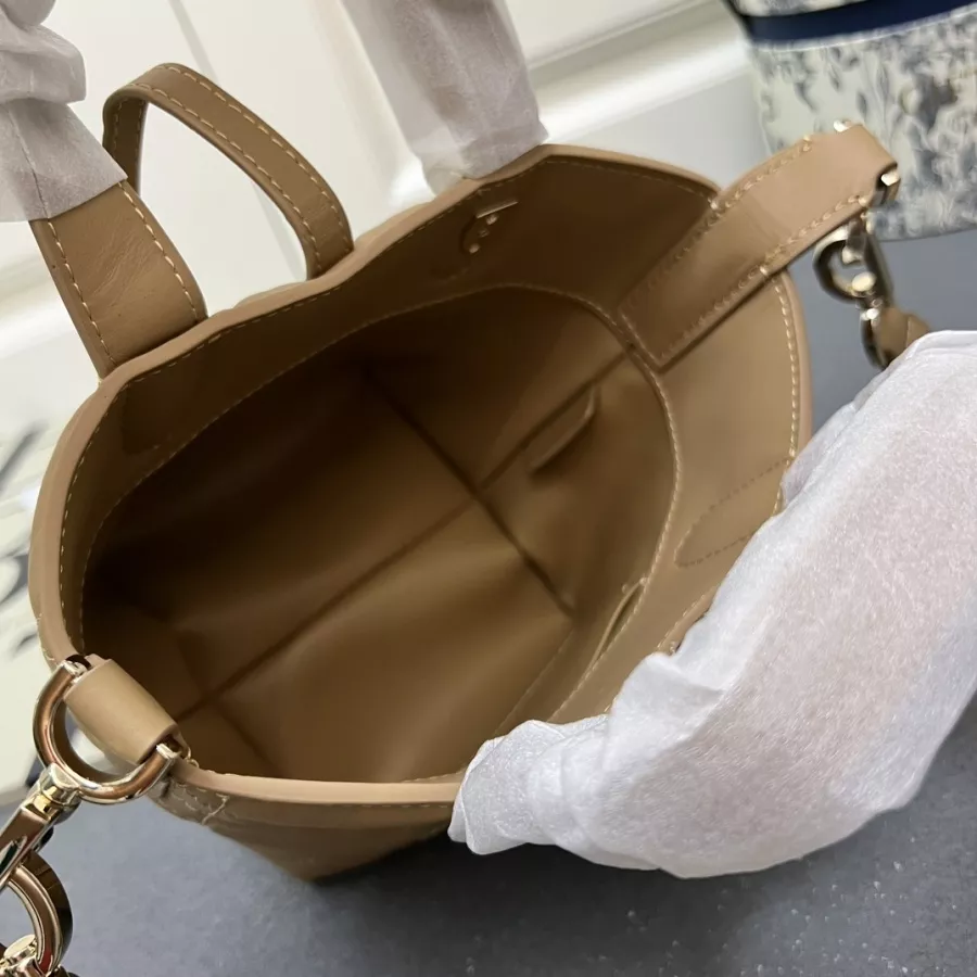 Christian Dior AAA Quality Handbags For Women Lightweight 6989