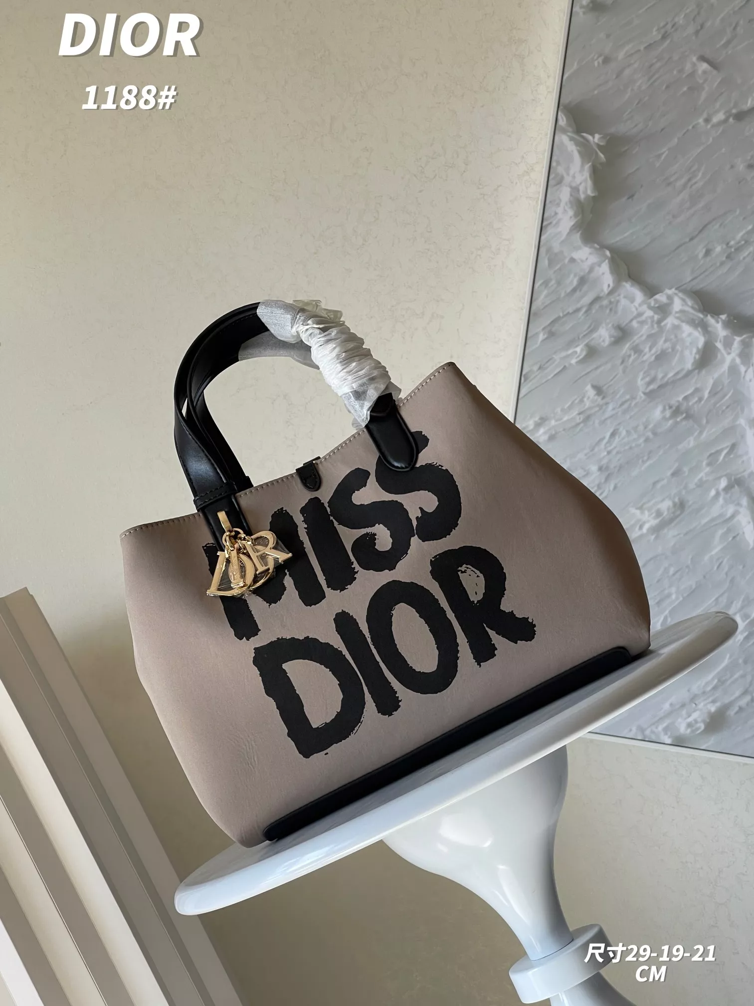 Christian Dior AAA Quality Handbags For Women Minimalist 2079