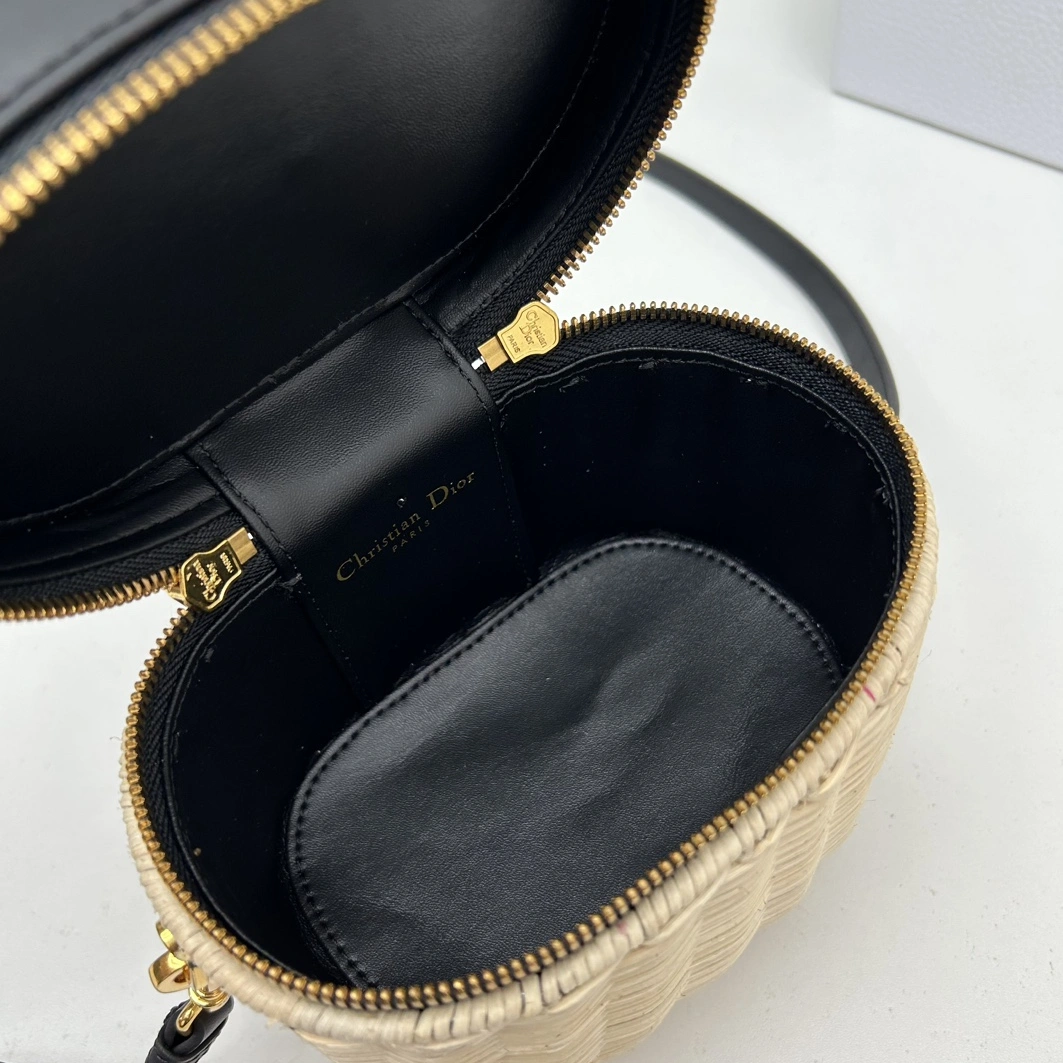Christian Dior AAA Quality Handbags For Women Modern 6675