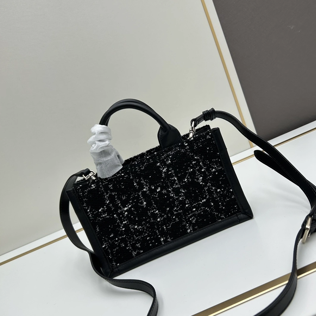 Christian Dior AAA Quality Handbags For Women Modern 9582