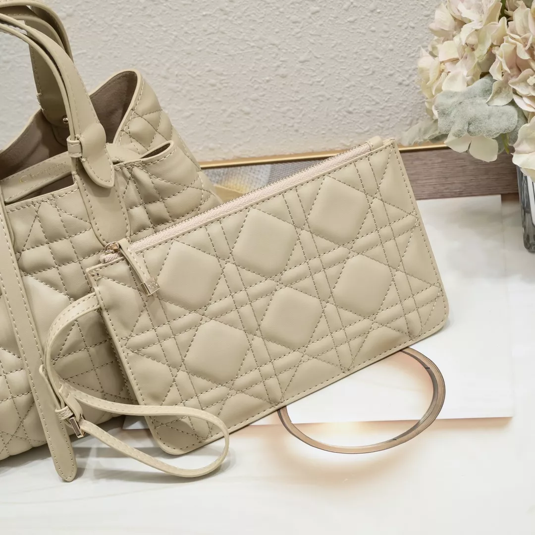 Christian Dior AAA Quality Handbags For Women Popular 5032
