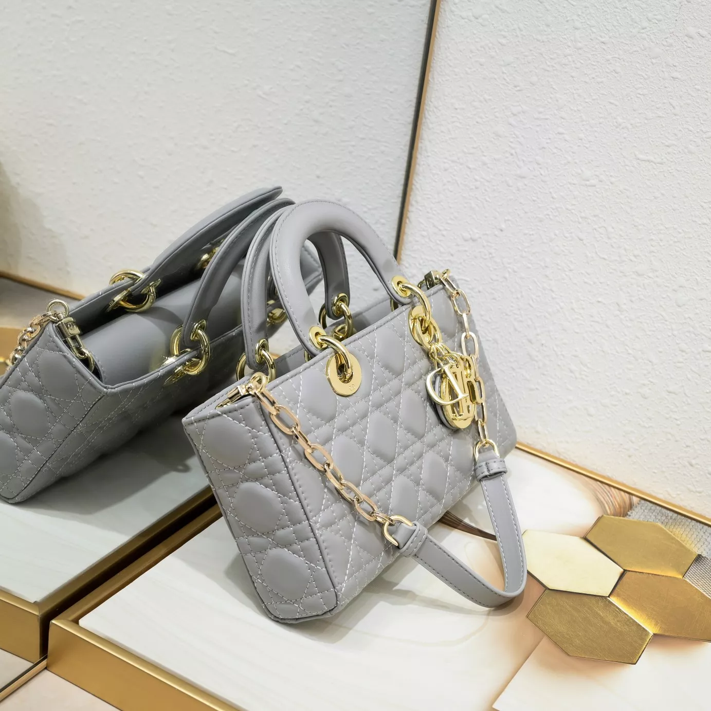 Christian Dior AAA Quality Handbags For Women Sleek 2449