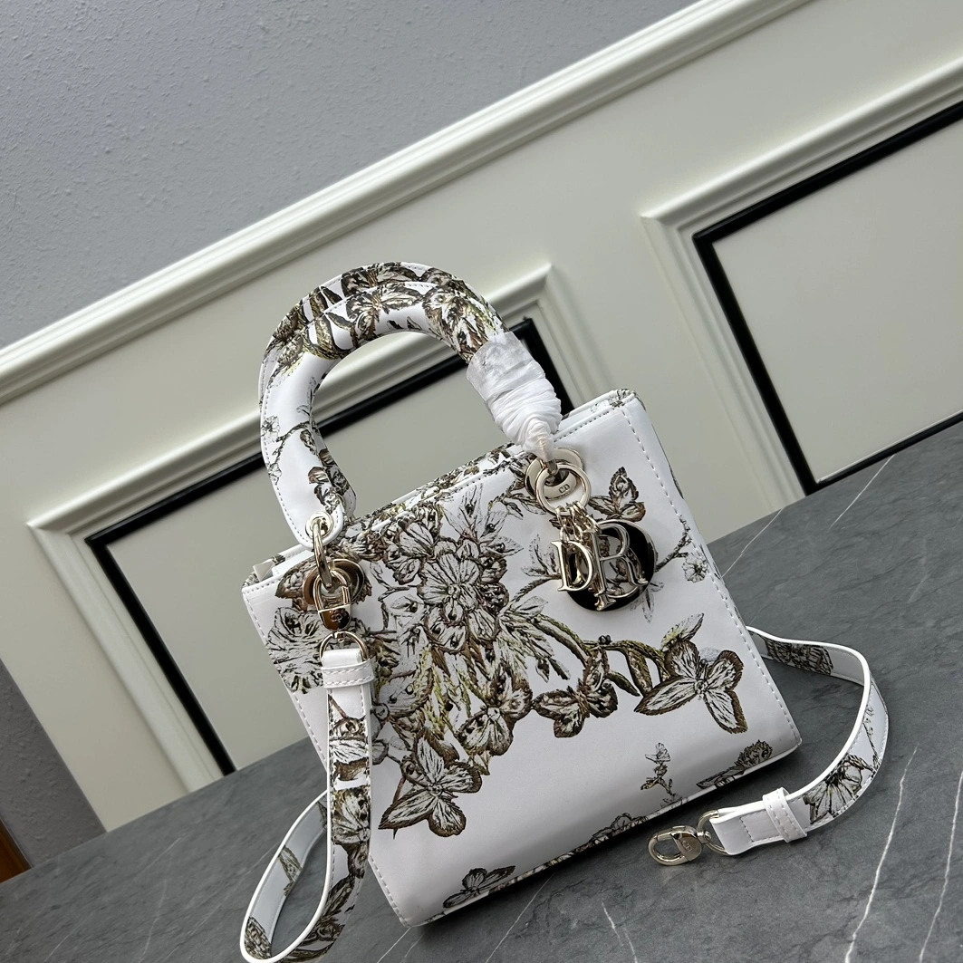 Christian Dior AAA Quality Handbags For Women SmartChoice 2308