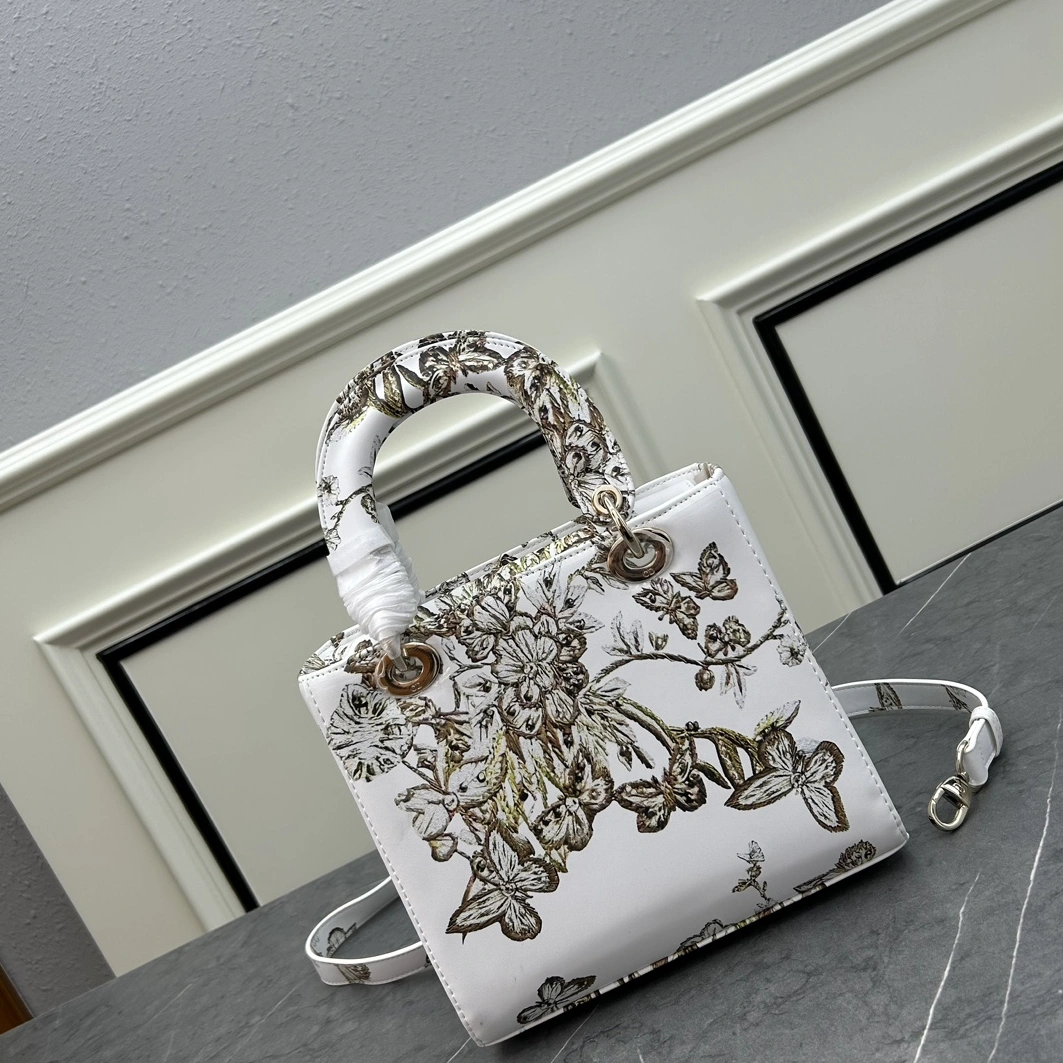 Christian Dior AAA Quality Handbags For Women SmartChoice 2308