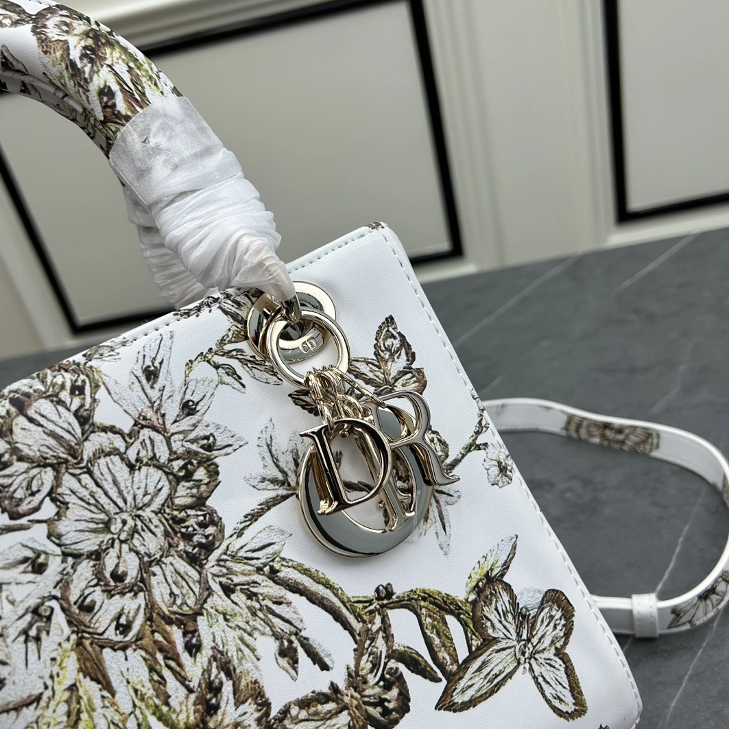 Christian Dior AAA Quality Handbags For Women SmartChoice 2308