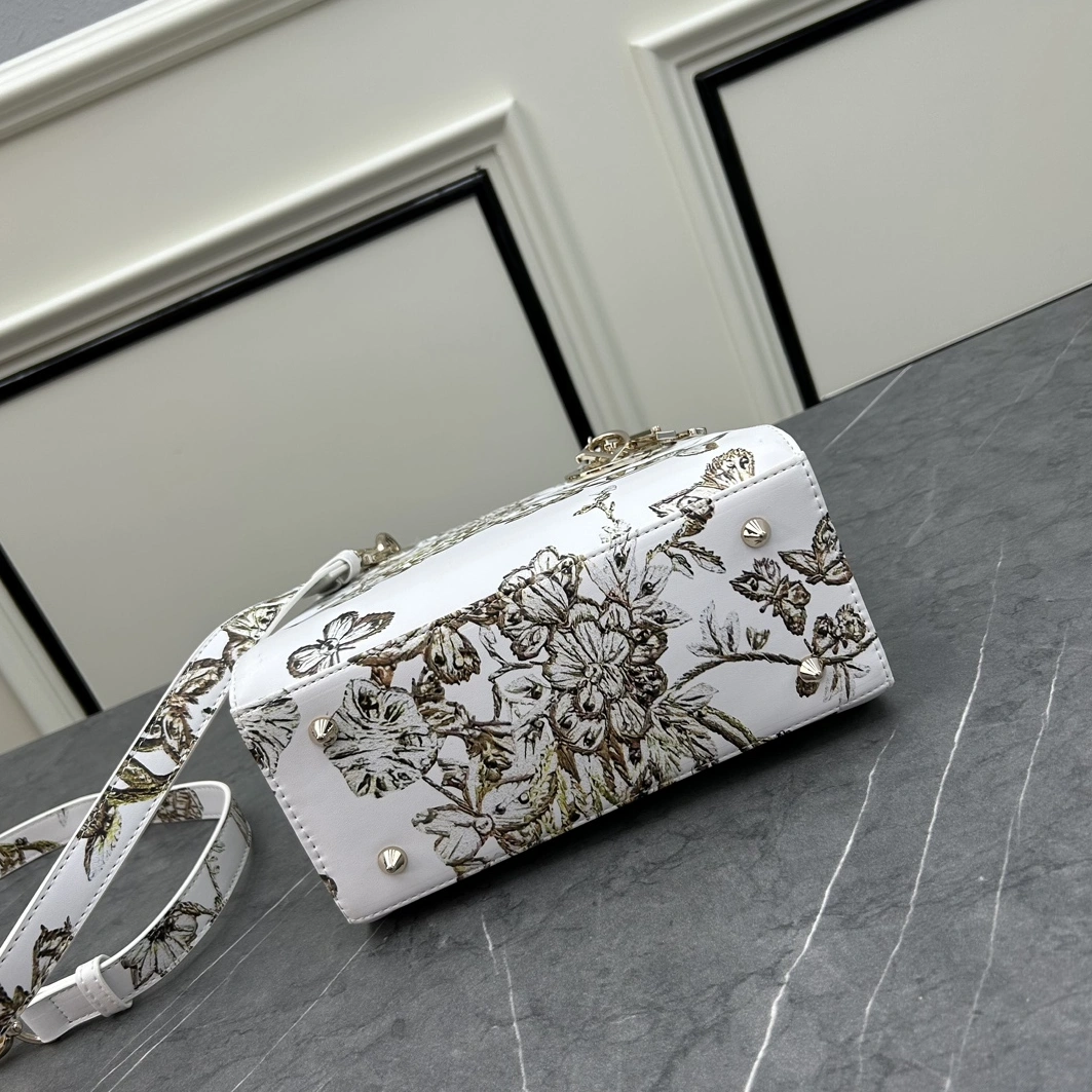 Christian Dior AAA Quality Handbags For Women SmartChoice 2308