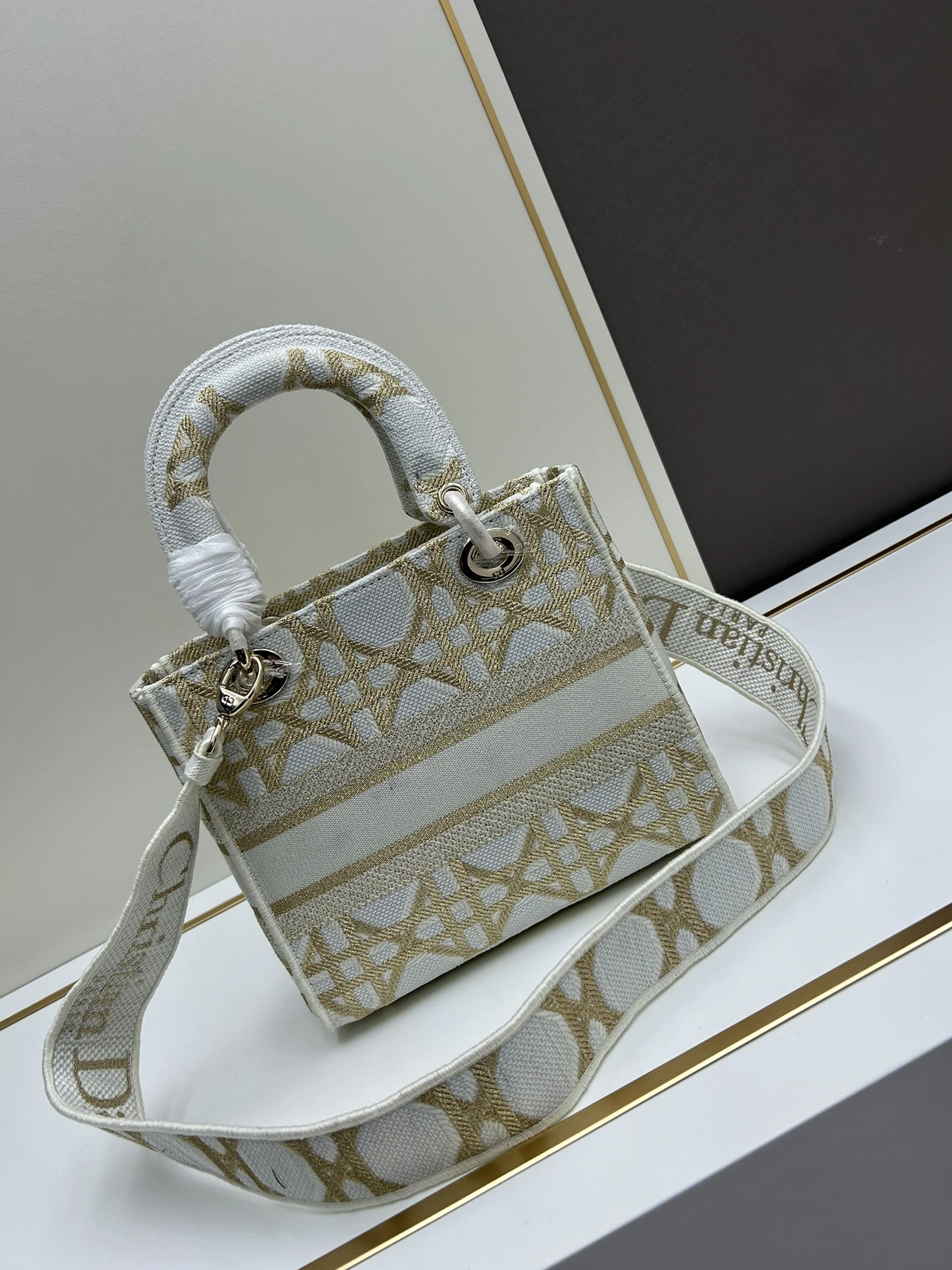 Christian Dior AAA Quality Handbags For Women SmartChoice 9228