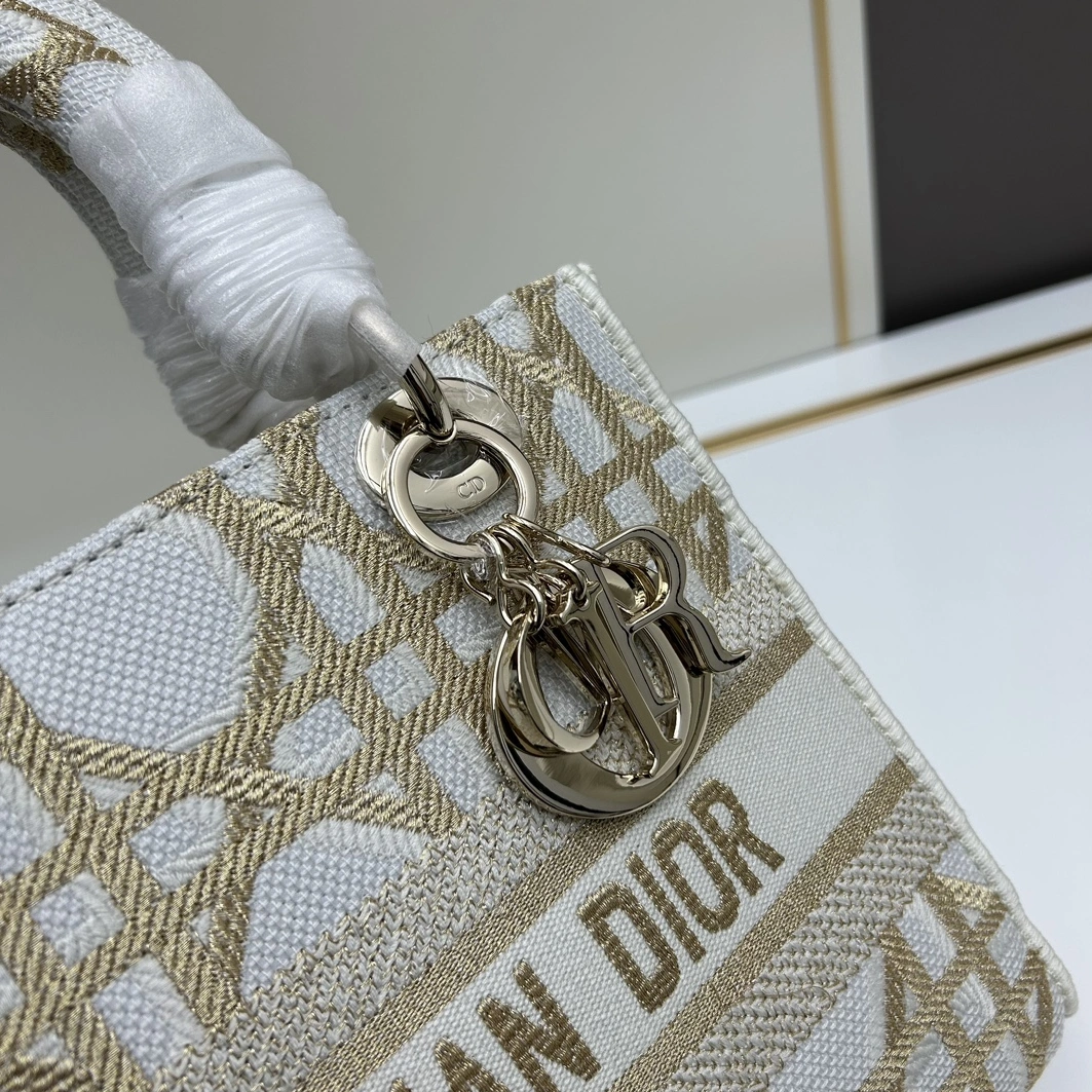 Christian Dior AAA Quality Handbags For Women SmartChoice 9228