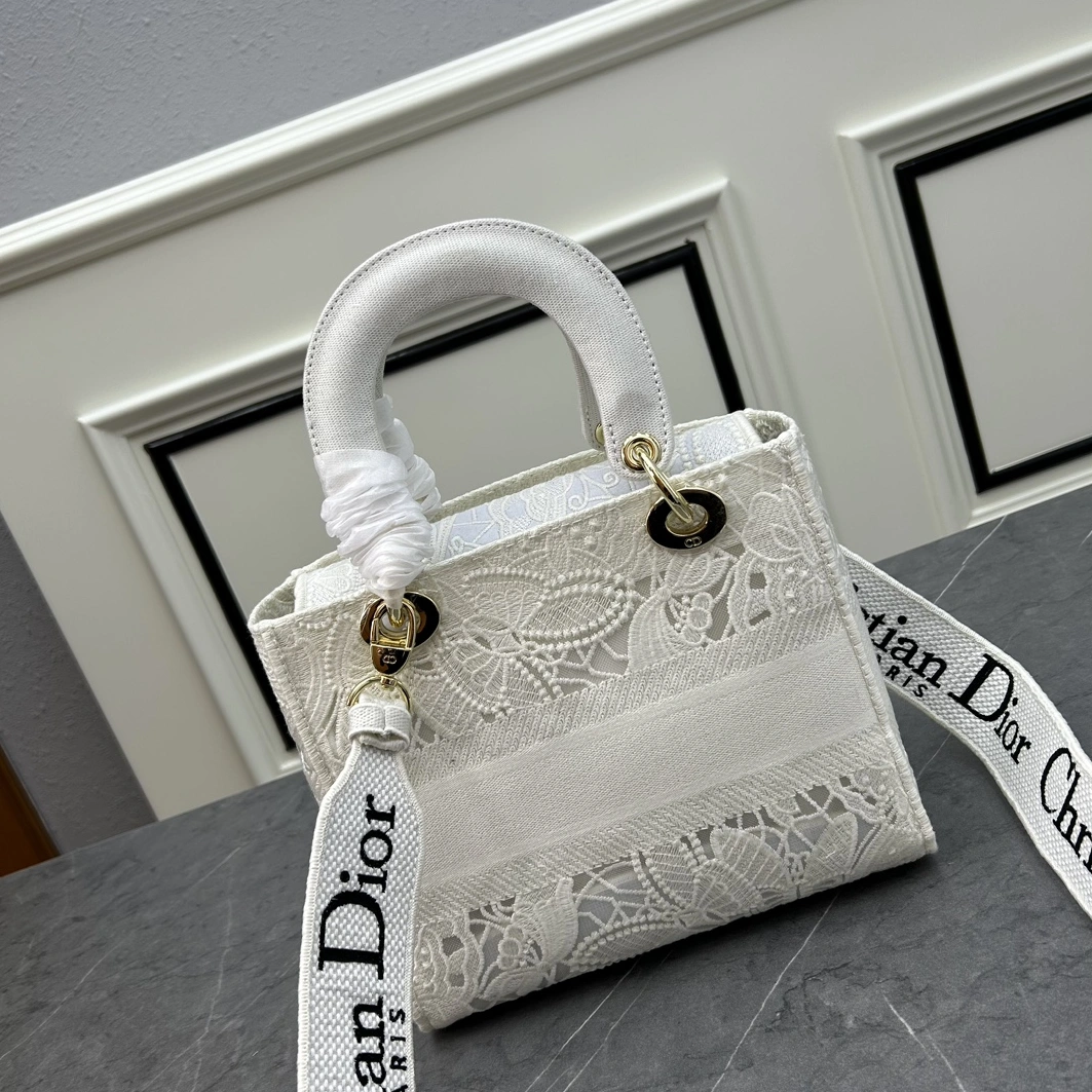 Christian Dior AAA Quality Handbags For Women Soft 3111