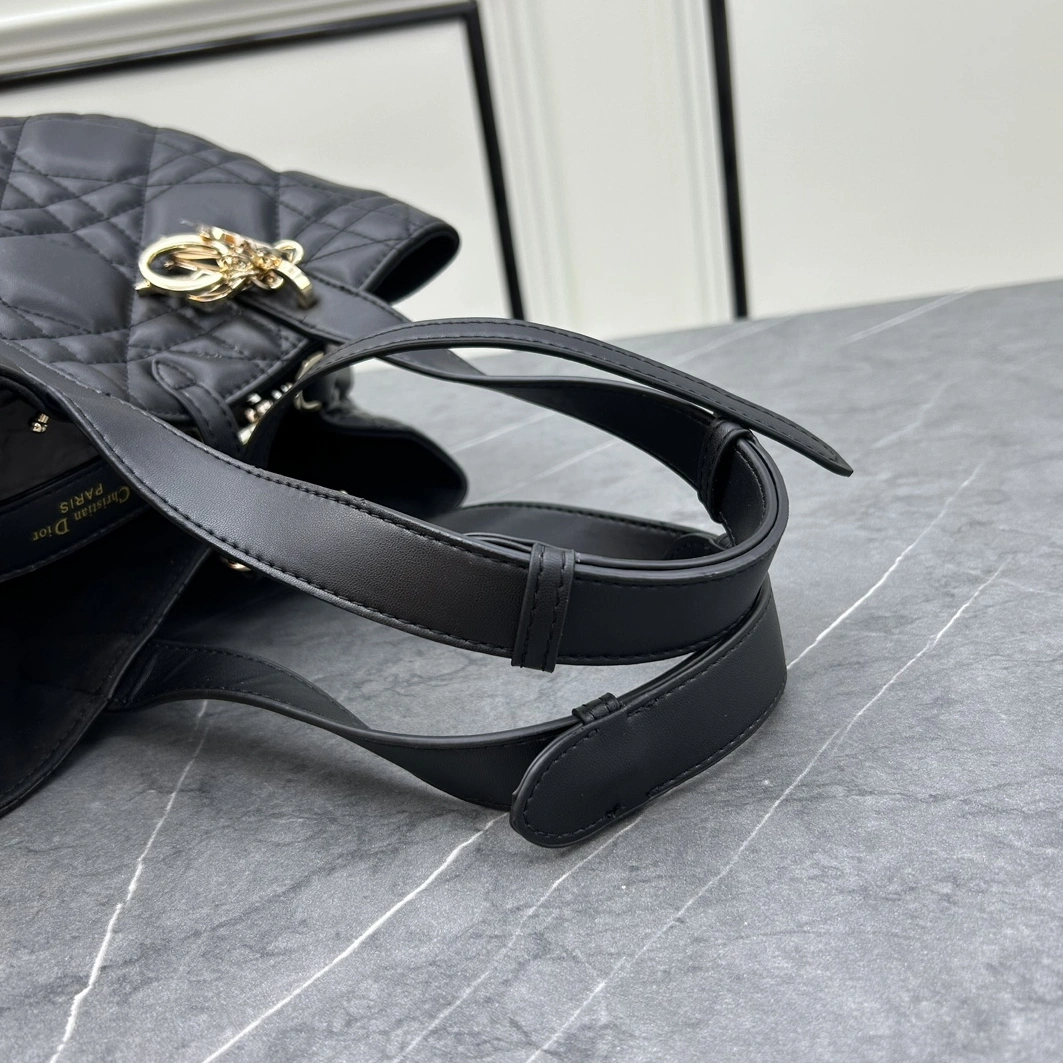Christian Dior AAA Quality Handbags For Women Soft 3597