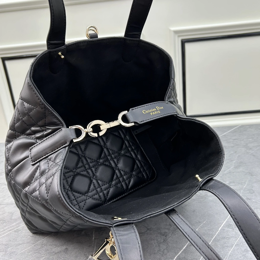 Christian Dior AAA Quality Handbags For Women Soft 3597